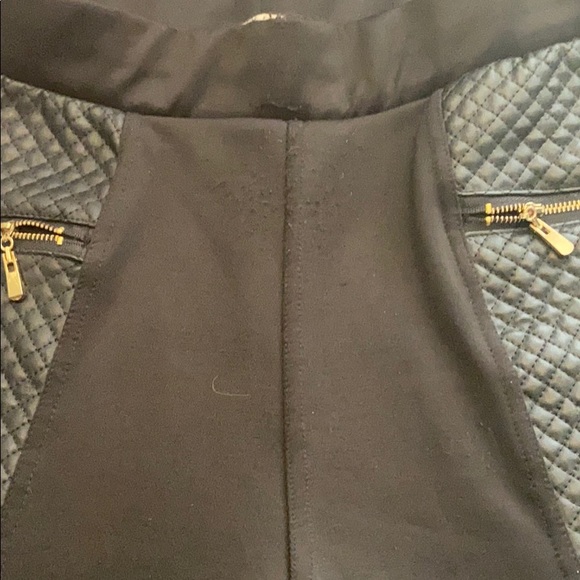 Women’s outfit - Picture 4 of 6